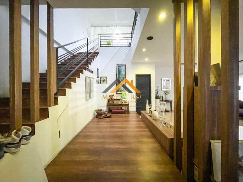 dijual rumah komplek royal sumatera