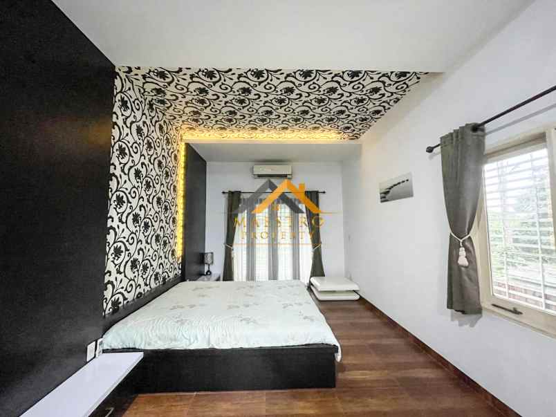 dijual rumah komplek royal sumatera