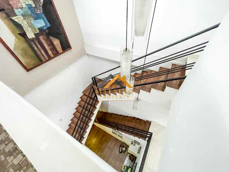 dijual rumah komplek royal sumatera