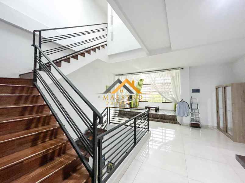 dijual rumah komplek royal sumatera