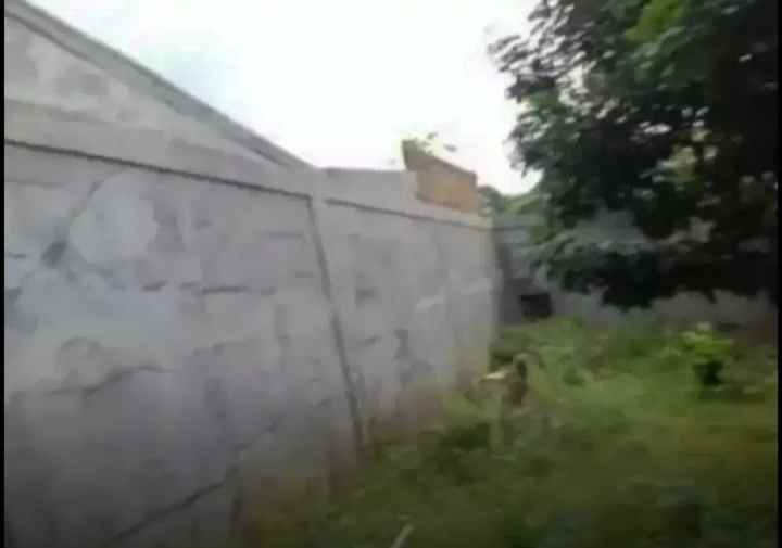 dijual rumah komplek serua permai dekat