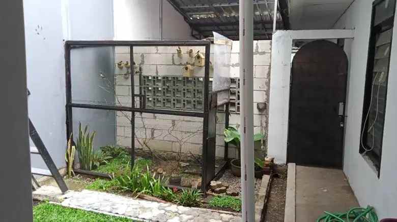 dijual rumah komplek sukaluyu simpang