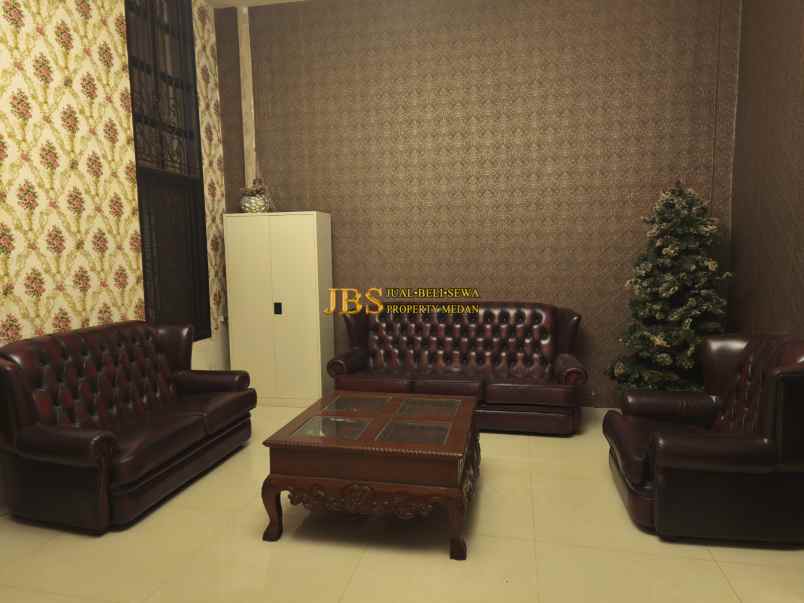 dijual rumah komplek the palace