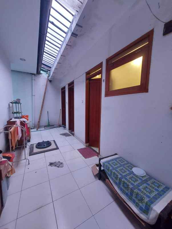 dijual rumah komplek turangga