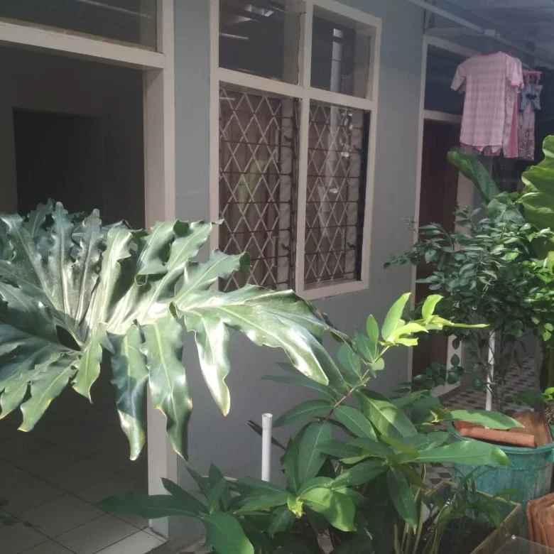 dijual rumah kontrakan 5 pintu jakarta selatan