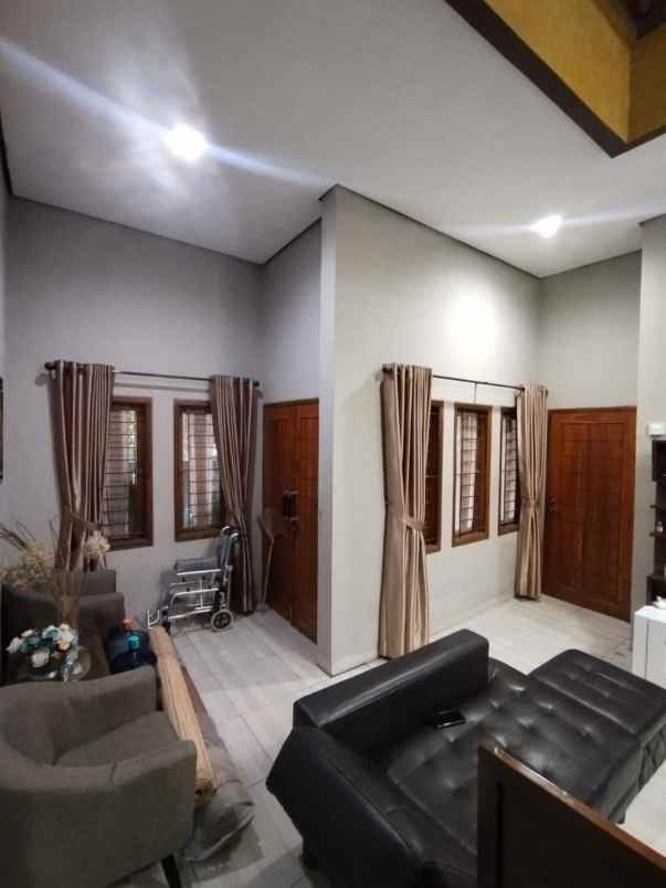 dijual rumah kopo regency