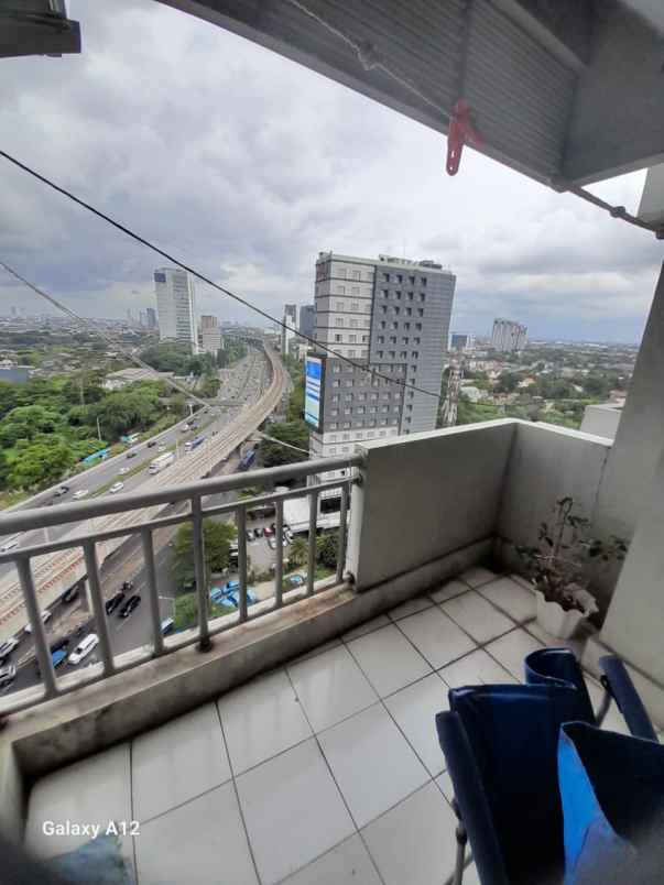 dijual rumah lebak bulus