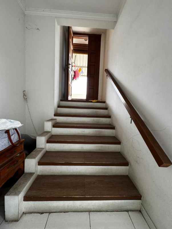 dijual rumah legoso ciputat