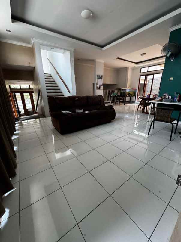 dijual rumah legoso ciputat