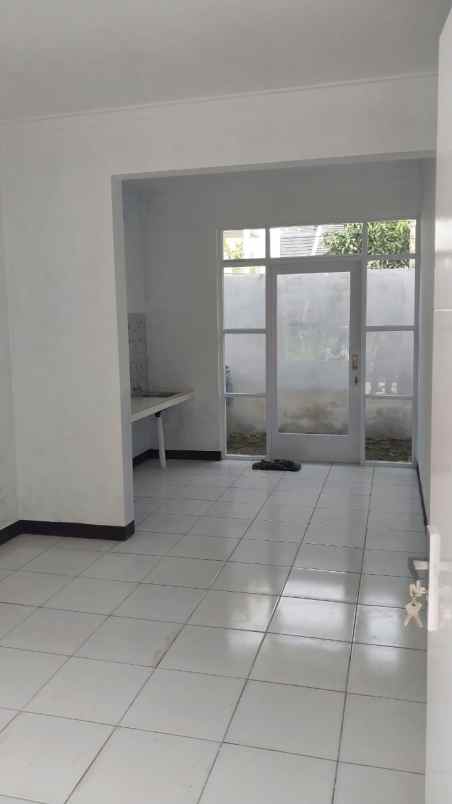 dijual rumah lembah cihanjuang