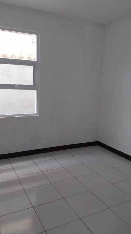 dijual rumah lembah cihanjuang