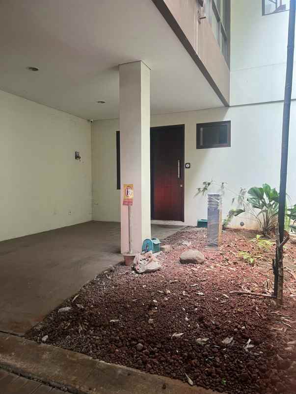 dijual rumah lengkong kulon