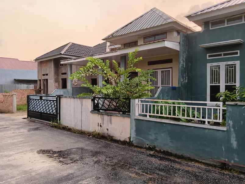 dijual rumah lokasi jl teratai arengka pekanbaru