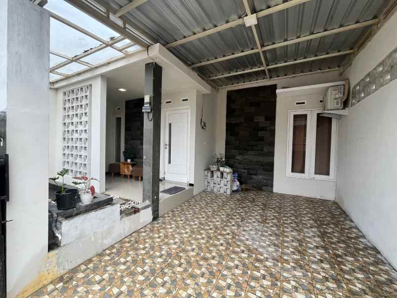 dijual rumah lokasi perumahan di bandara pakis malang