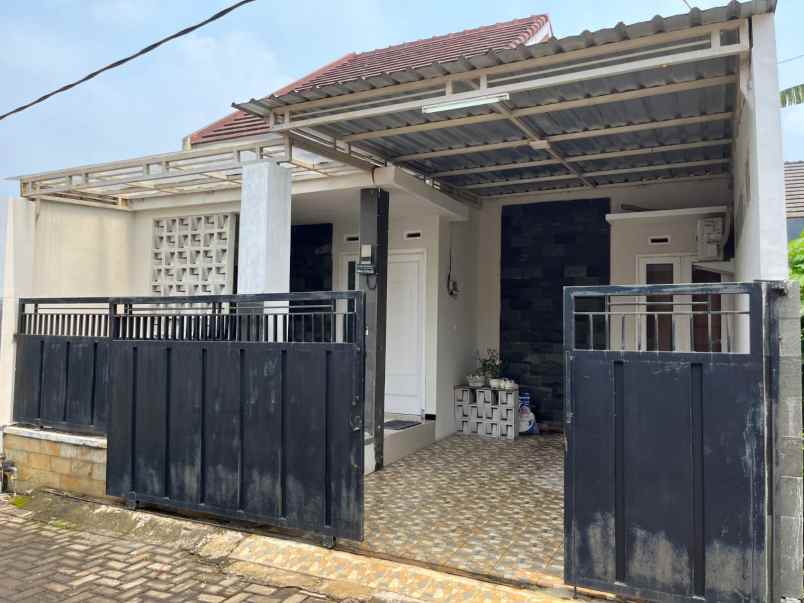 dijual rumah lokasi perumahan di bandara pakis malang