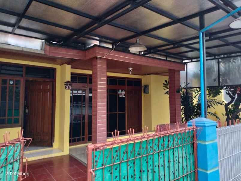 dijual rumah luas dan asri di bandung jawa barat