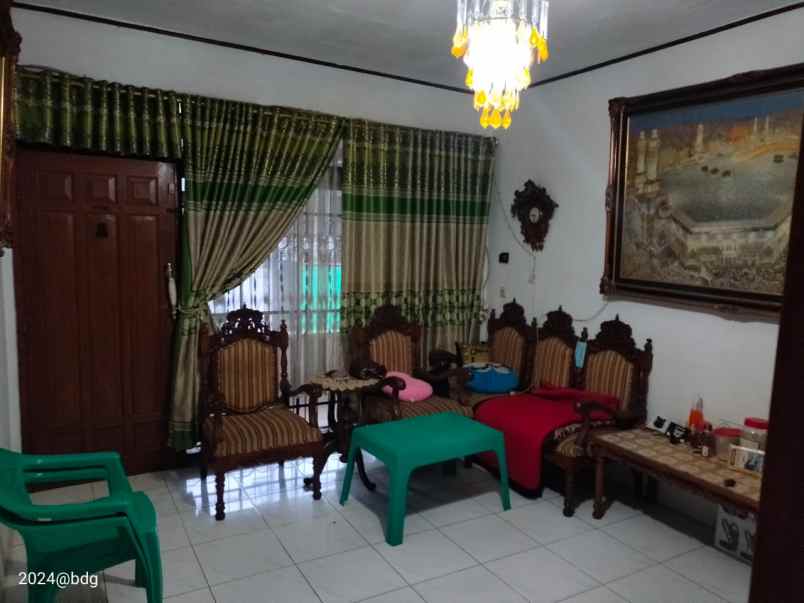 dijual rumah luas dan asri di bandung jawa barat