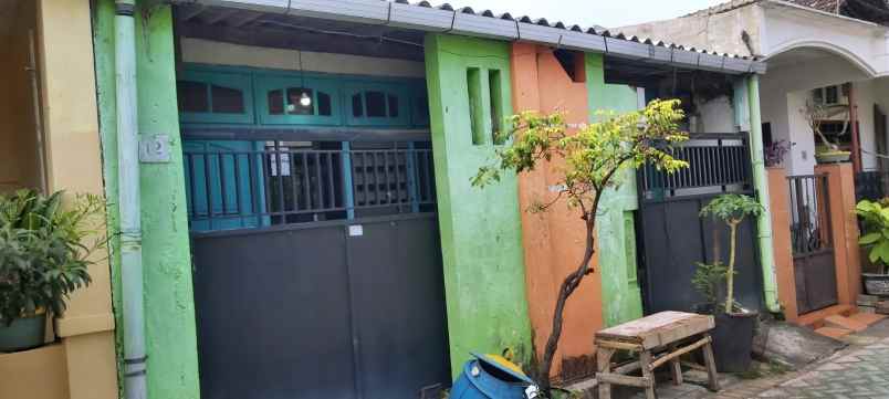 dijual rumah manukan lor