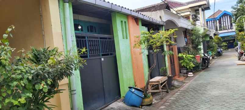 dijual rumah manukan lor