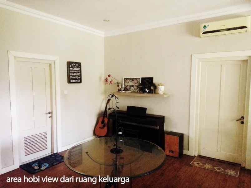 dijual rumah manyar