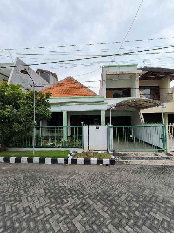 dijual rumah manyar kartika