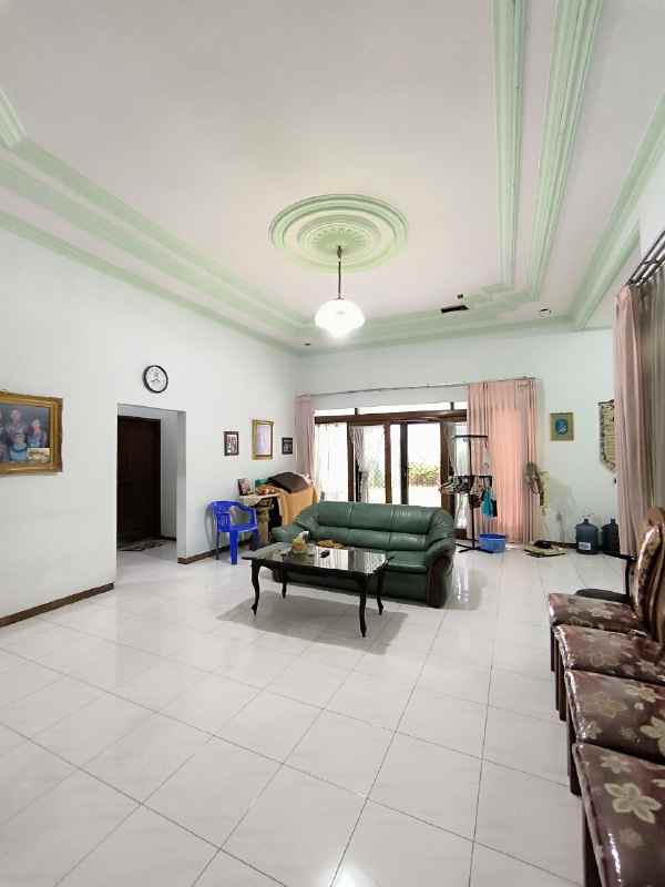 dijual rumah manyar kartika