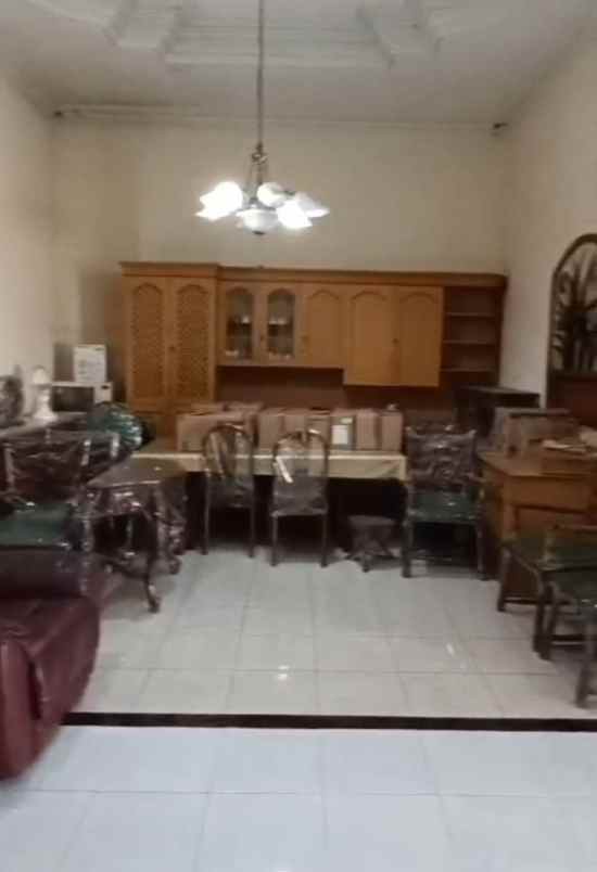 dijual rumah manyar kartika