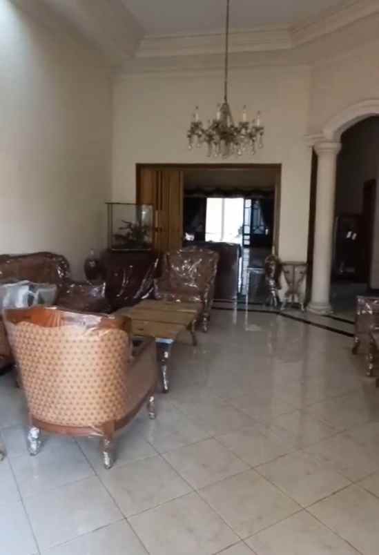 dijual rumah manyar kartika