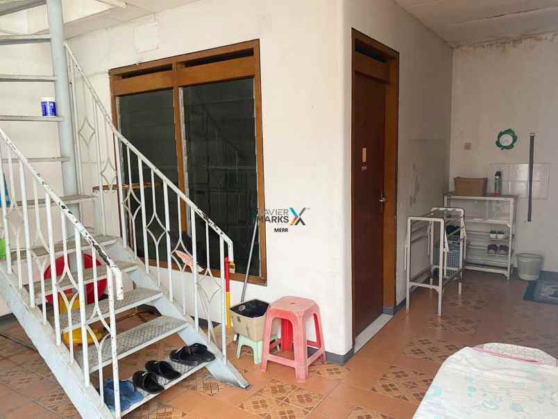 dijual rumah manyar rejo