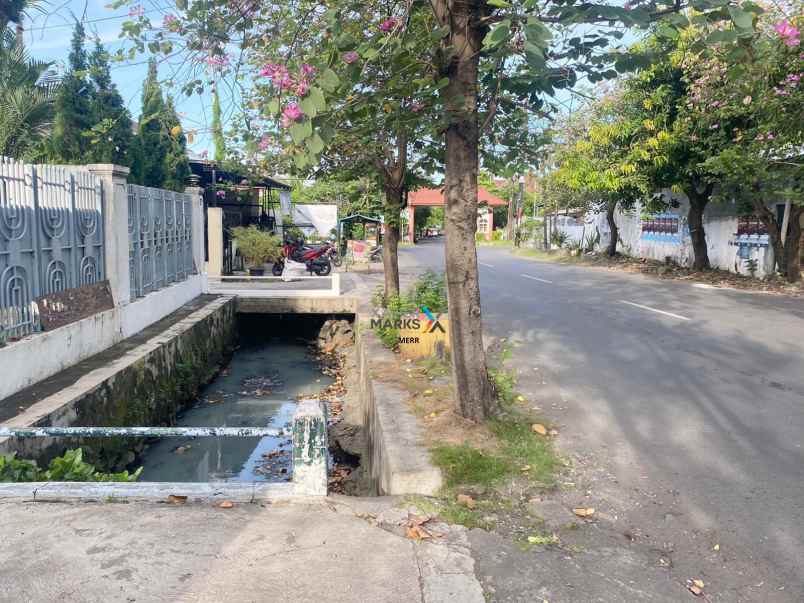 dijual rumah manyar rejo