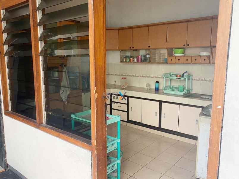 dijual rumah manyar rejo