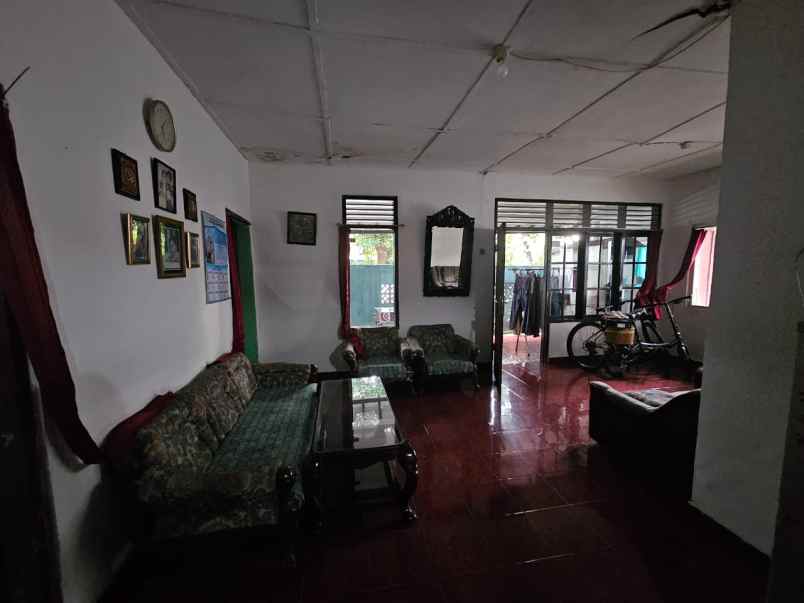 dijual rumah margaguna