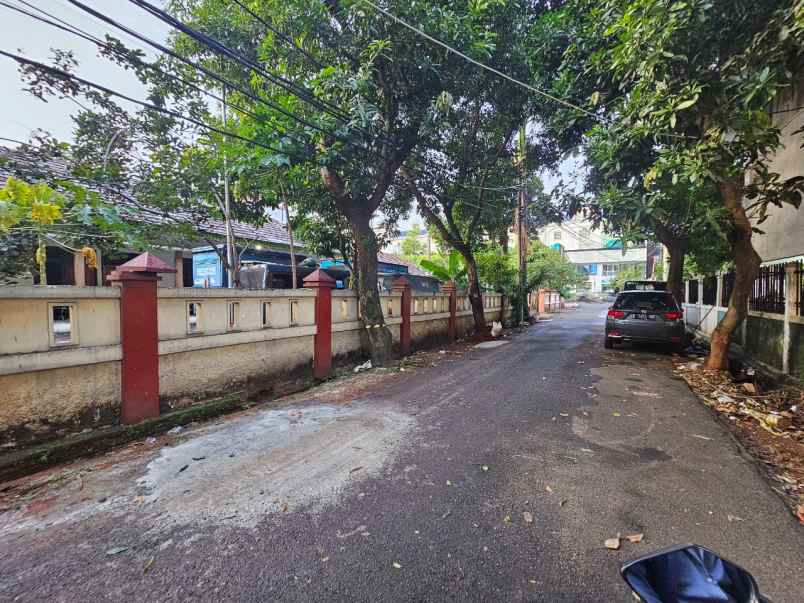 dijual rumah margaguna