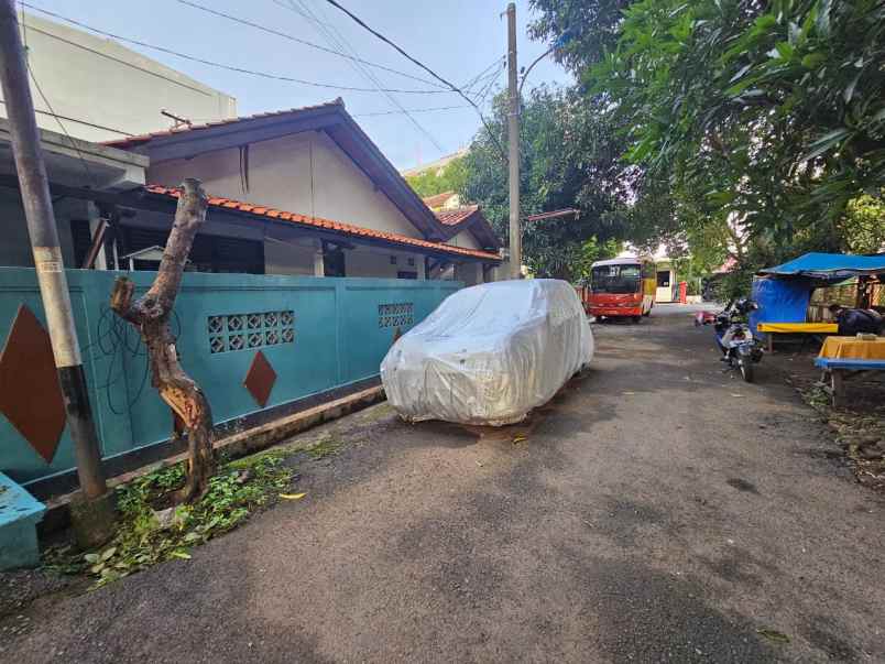 dijual rumah margaguna