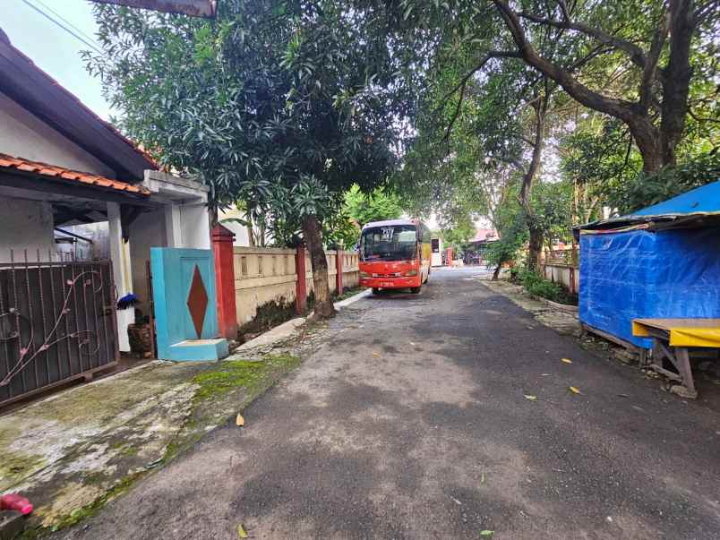 dijual rumah margaguna