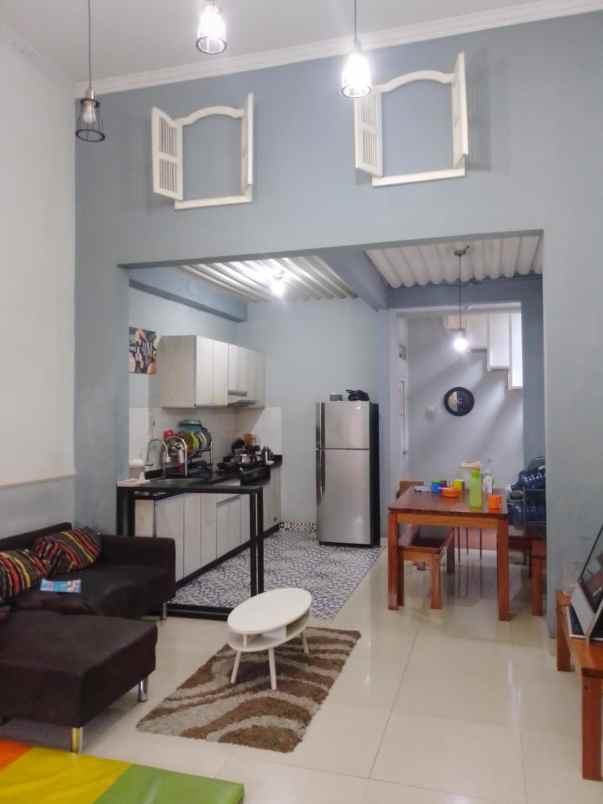 dijual rumah mediterania regency