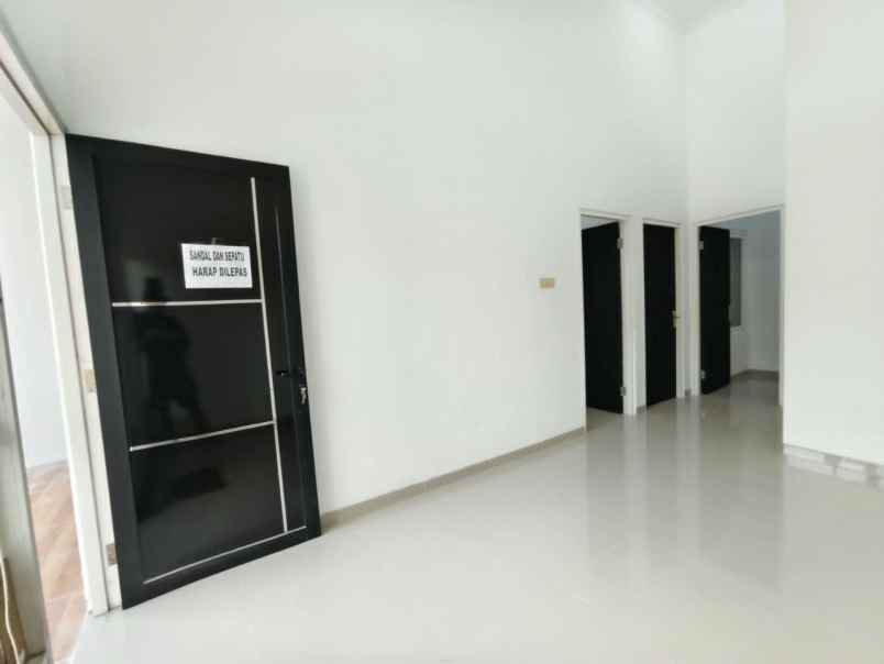 dijual rumah medokan ayu