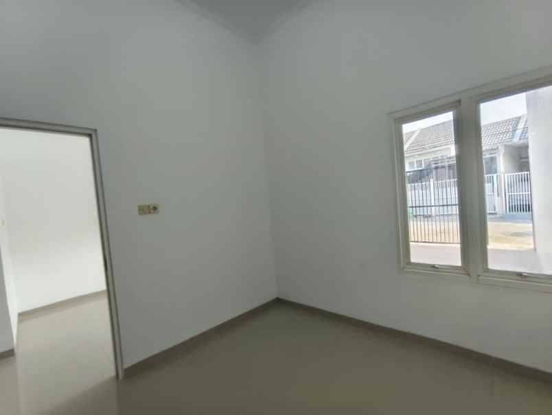 dijual rumah medokan ayu