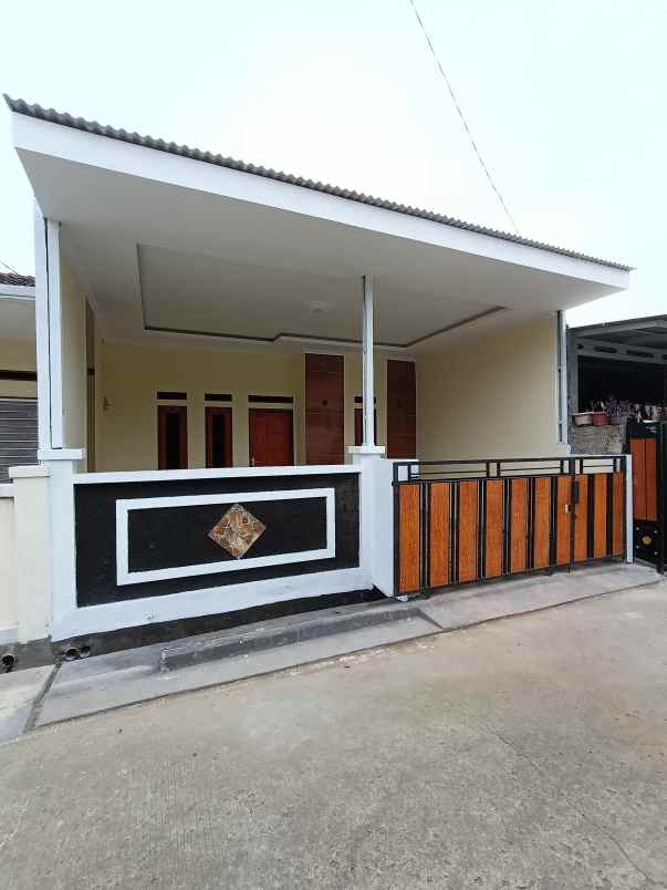 dijual rumah mekarsari