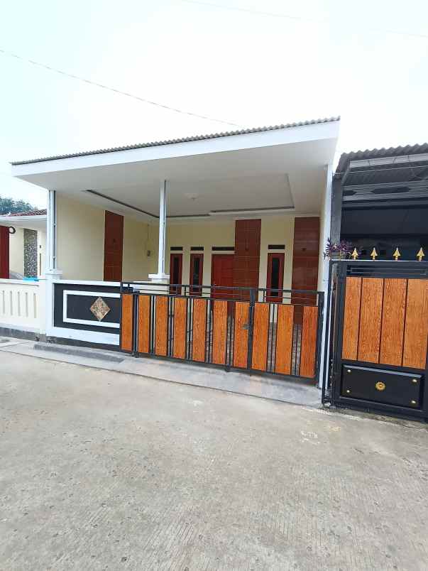 dijual rumah mekarsari