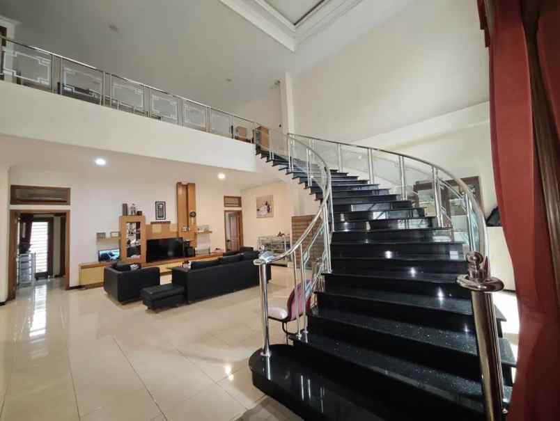 dijual rumah mekarwangi