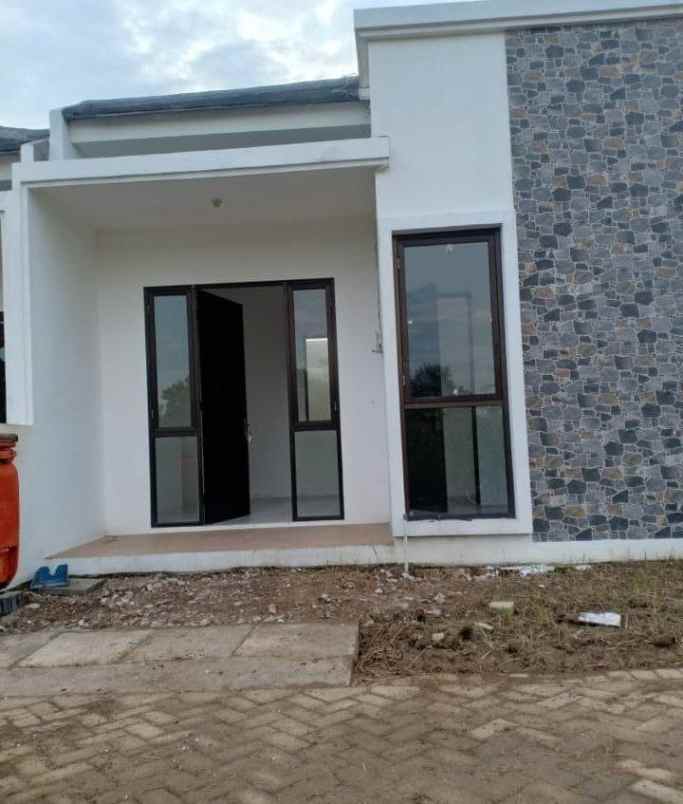 dijual rumah menganti