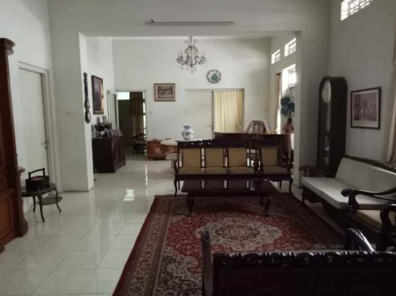 dijual rumah menteng