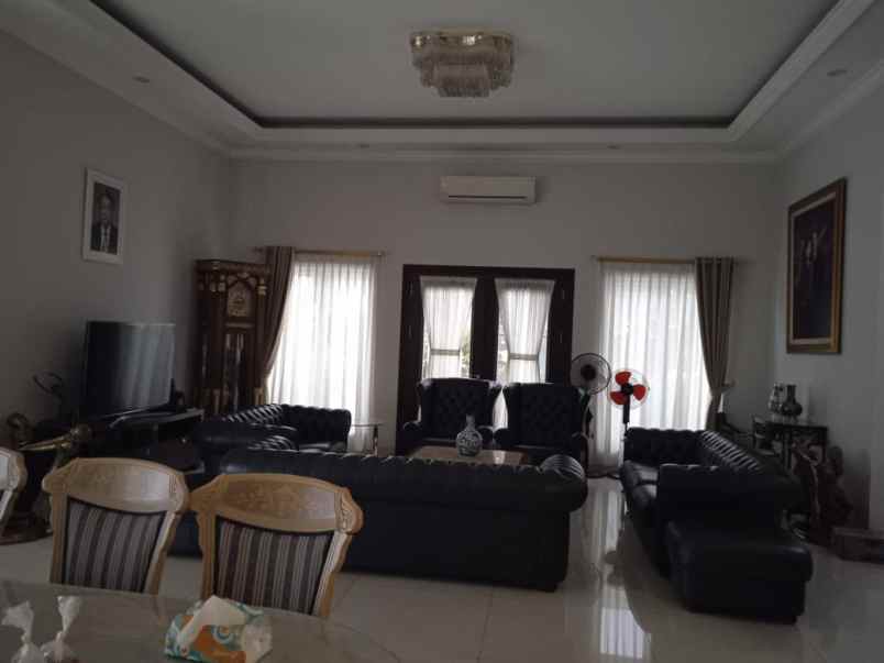 dijual rumah menteng