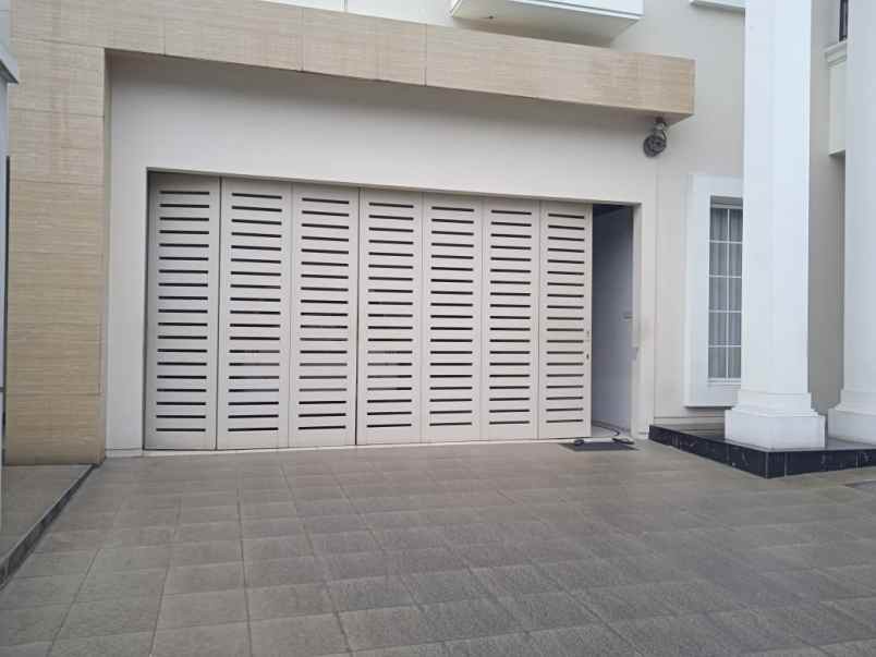 dijual rumah menteng