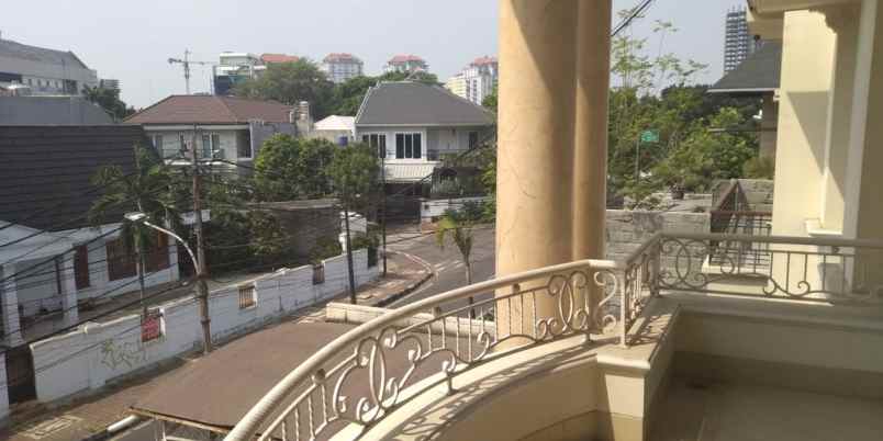 dijual rumah menteng