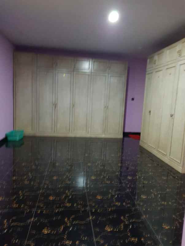 dijual rumah meruya selatan