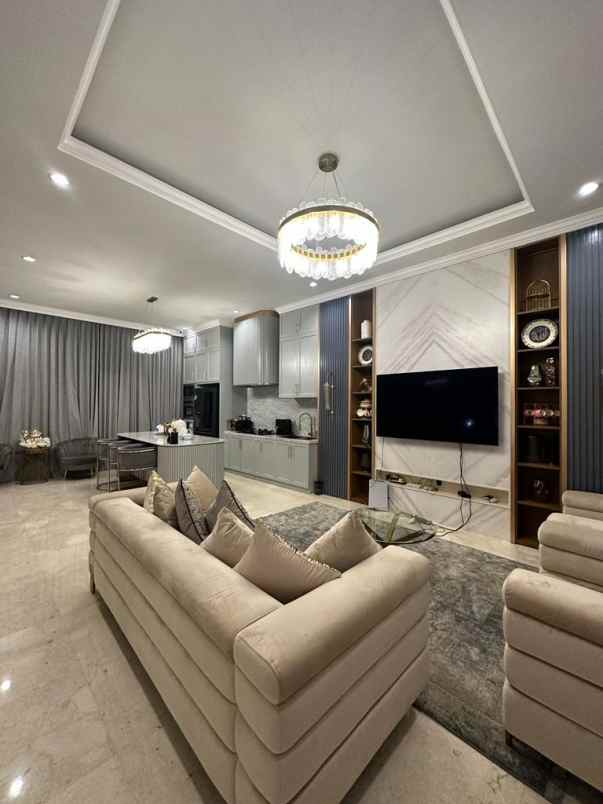 dijual rumah meruya selatan