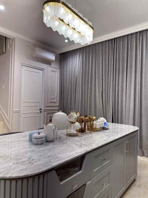 dijual rumah meruya selatan