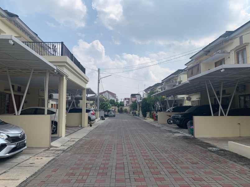 dijual rumah mewah di mlati dalam perumahan elit